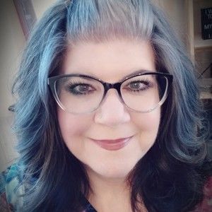 Meet your Posher, Teresa